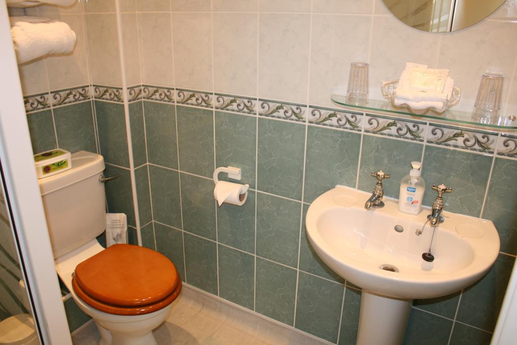 Bridge House B&B Cheltenham Ngoại thất bức ảnh