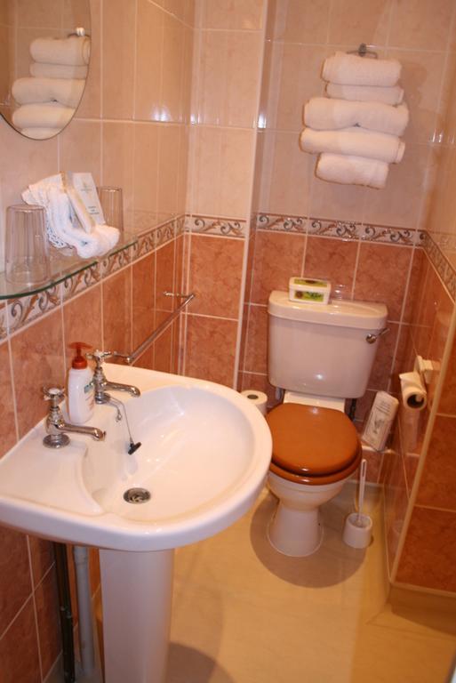 Bridge House B&B Cheltenham Ngoại thất bức ảnh